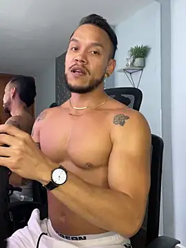 ARON TAYLER01 online show from January 10, 3:48 pm