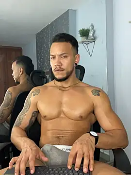 ARON TAYLER01 online show from February 1, 3:39 pm