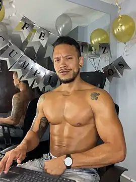 ARON TAYLER01 online show from February 25, 12:24 pm