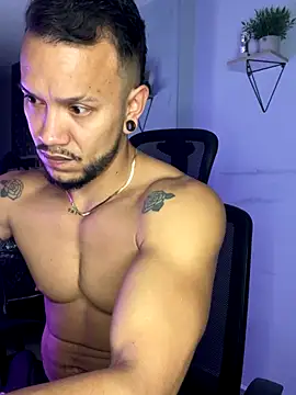 ARON TAYLER01 online show from September 28, 10:31 am