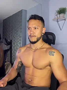 ARON TAYLER01 online show from October 1, 10:32 am