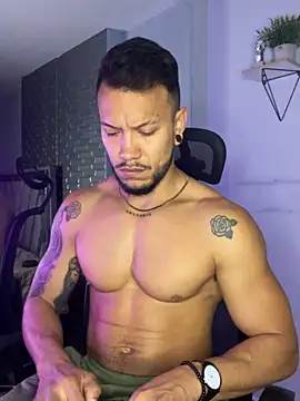 ARON TAYLER01 online show from October 2, 10:22 am