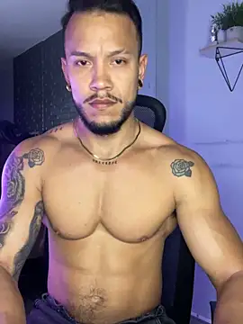 ARON TAYLER01 online show from October 4, 10:24 am