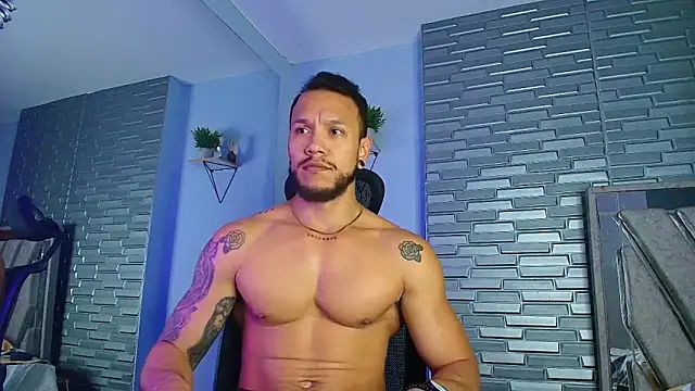 ARON TAYLER01 online show from February 6, 10:29 am