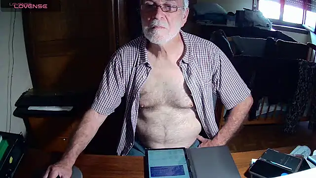 Snapshot of terrybare chatting on May 30, 2:36 pm terrybare online show from May 30, 2:36 pm