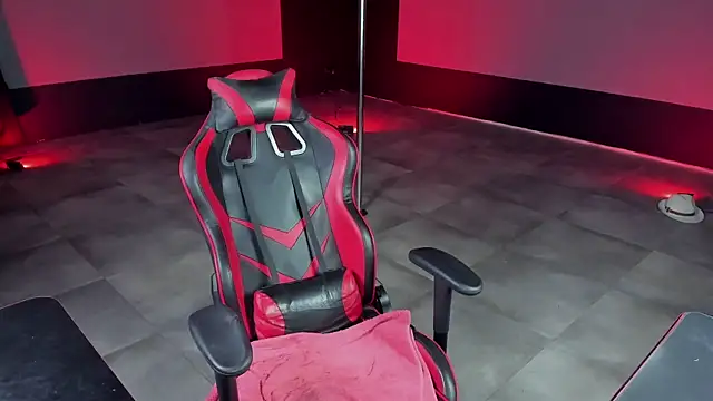 dirty-boss online show from February 14, 4:37 am