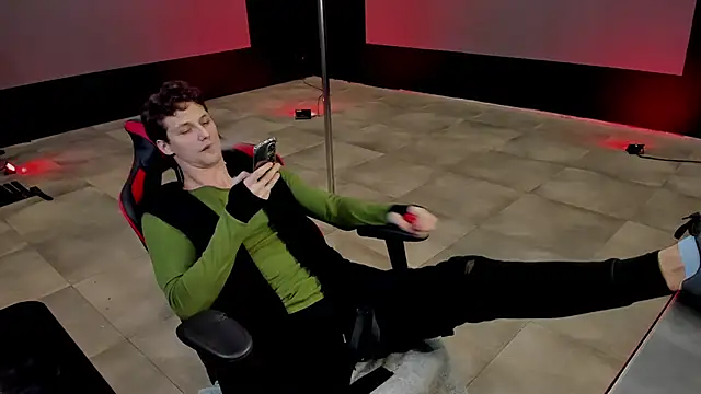 dirty-boss online show from March 19, 9:16 pm