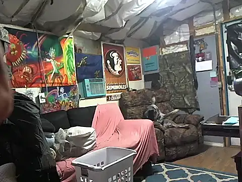 Snapshot of CloudDadddyyy420 chatting on December 23, 10:33 pm CloudDadddyyy420 online show from December 23, 10:33 pm