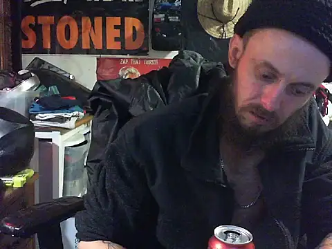 Snapshot of CloudDadddyyy420 chatting on December 24, 4:33 am CloudDadddyyy420 online show from December 24, 4:33 am
