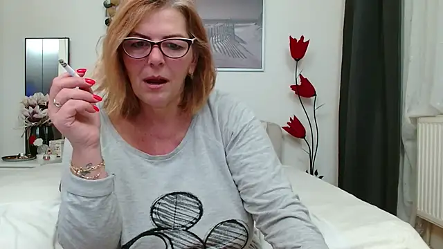 Snapshot of YulliaMilf chatting on February 25, 4:24 am YulliaMilf online show from February 25, 4:24 am