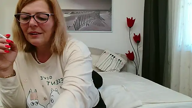 Snapshot of YulliaMilf chatting on March 9, 6:39 am YulliaMilf online show from March 9, 6:39 am