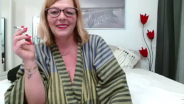 Snapshot of YulliaMilf chatting on March 11, 3:34 pm YulliaMilf online show from March 11, 3:34 pm