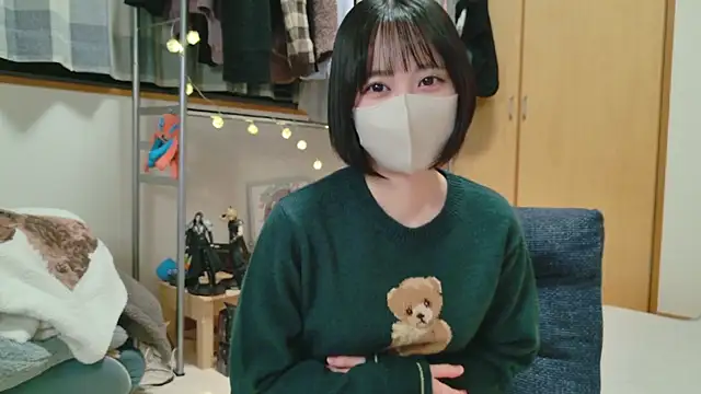 Snapshot of HIKARI_x0 chatting on February 11, 2:13 pm HIKARI x0 online show from February 11, 2:13 pm