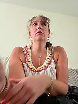 Wisie Cutie online show from April 15, 3:30 pm