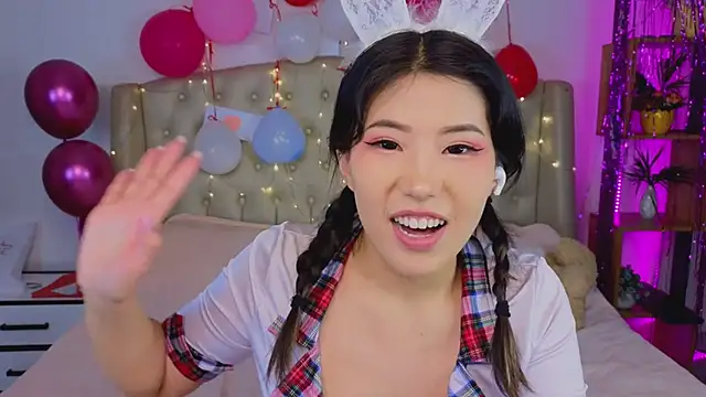 Snapshot of Wendy__Hills chatting on February 13, 4:07 pm Wendy Hills online show from February 13, 4:07 pm