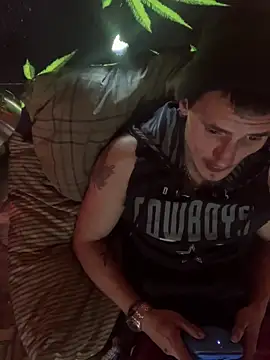 Snapshot of bugboy chatting on February 16, 8:05 pm bugboy online show from February 16, 8:05 pm