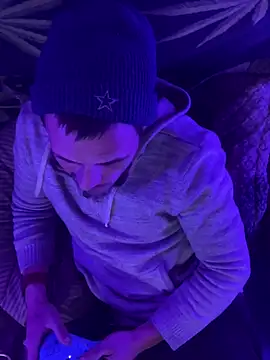 Snapshot of bugboy chatting on March 17, 1:43 am bugboy online show from March 17, 1:43 am