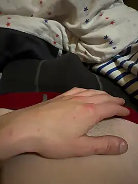 Snapshot of kamel455 chatting on December 15, 9:03 am kamel455 online show from December 15, 9:03 am