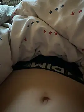 Snapshot of kamel455 chatting on December 27, 8:24 am kamel455 online show from December 27, 8:24 am