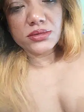 Snapshot of Indianpleasure300 chatting on March 8, 8:12 pm Indianpleasure300 online show from March 8, 8:12 pm