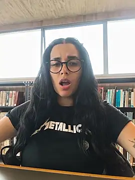 Snapshot of Annya-sweet chatting on June 3, 4:01 pm Annya-sweet online show from June 3, 4:01 pm