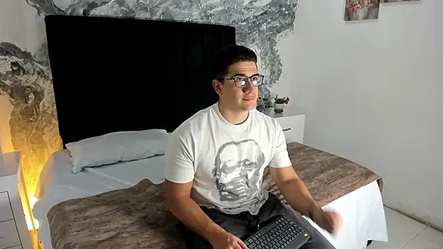 Snapshot of JeffDaltton chatting on February 21, 7:59 pm JeffDaltton online show from February 21, 7:59 pm