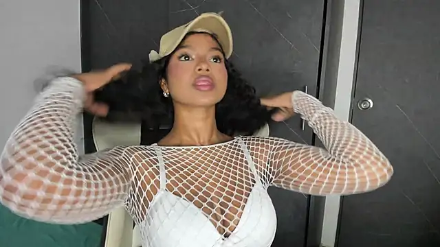 chloe ebony  online show from January 15, 1:32 am