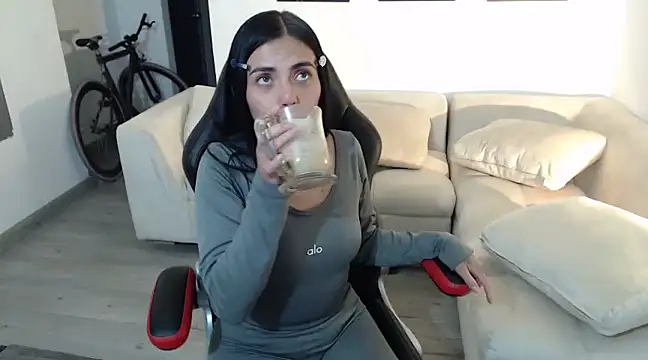 i am nina  online show from January 14, 4:15 am