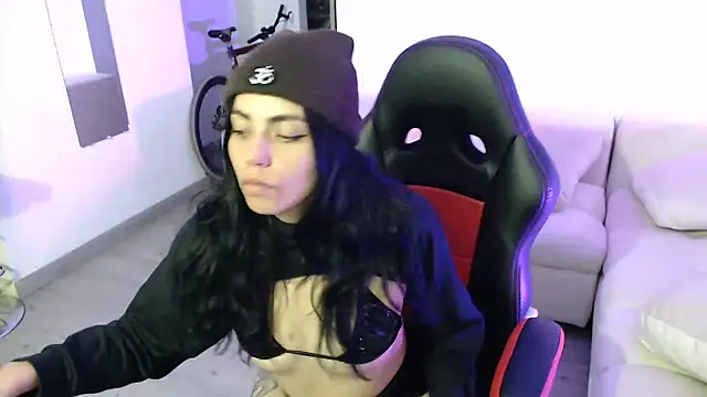 i am nina  online show from January 18, 4:04 am