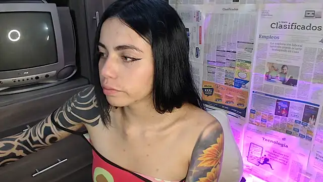 i am nina  online show from February 28, 1:47 am