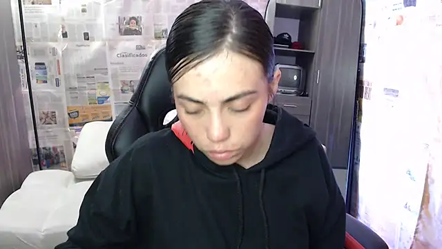 i am nina  online show from September 18, 5:20 am