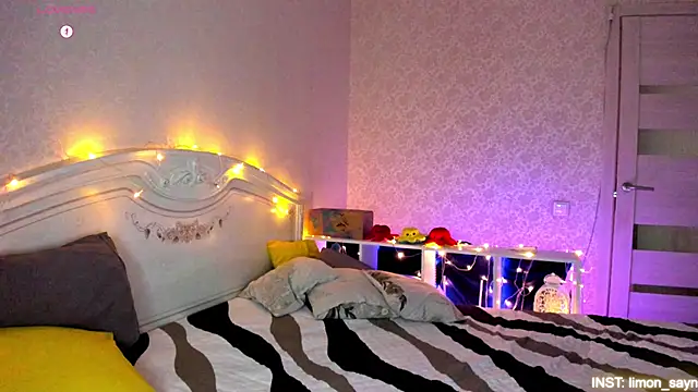 LillyMoure  online show from February 16, 10:39 pm