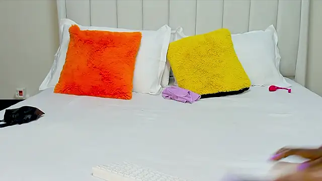  heavenlysent online show from February 10, 1:53 am