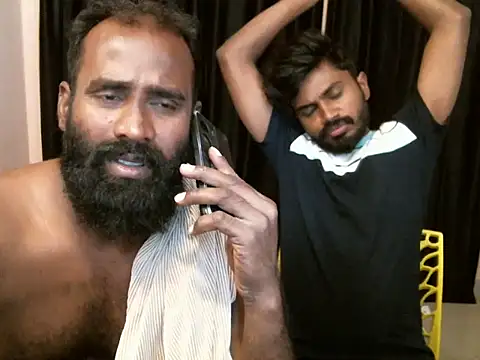 Snapshot of indian2 chatting on April 25, 10:18 am indian2 online show from April 25, 10:18 am