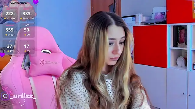 Snapshot of Fiona-Love chatting on December 4, 9:35 pm Fiona-Love online show from December 4, 9:35 pm