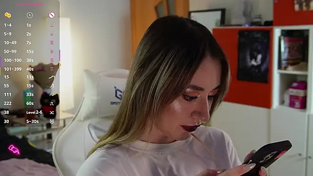 Snapshot of Fiona-Love chatting on September 21, 3:24 pm Fiona-Love online show from September 21, 3:24 pm