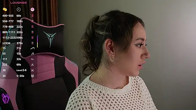 Snapshot of Fiona-Love chatting on October 18, 3:24 pm Fiona-Love online show from October 18, 3:24 pm