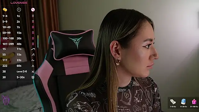 Snapshot of Fiona-Love chatting on October 21, 3:24 pm Fiona-Love online show from October 21, 3:24 pm