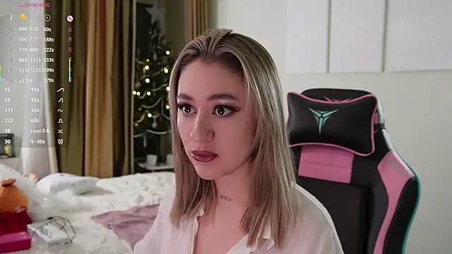 Snapshot of Fiona-Love chatting on December 21, 5:20 pm Fiona-Love online show from December 21, 5:20 pm