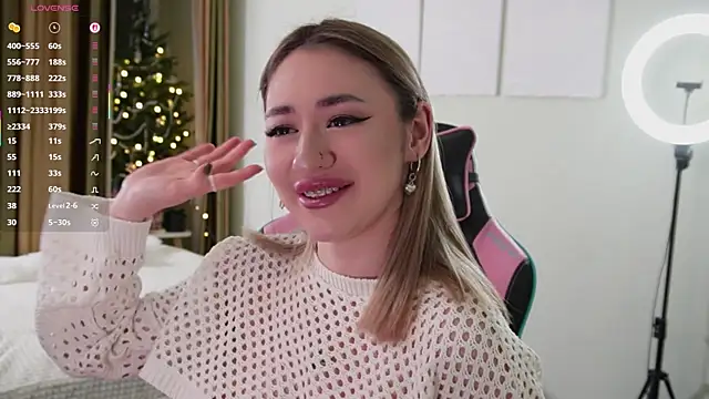 Snapshot of Fiona-Love chatting on January 9, 5:26 pm Fiona-Love online show from January 9, 5:26 pm