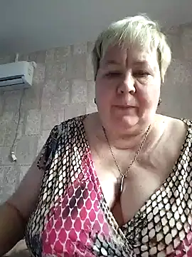 Snapshot of EffectFiona chatting on January 25, 11:34 am EffectFiona online show from January 25, 11:34 am