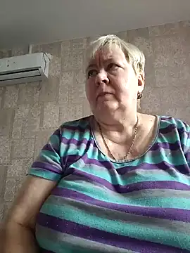 Snapshot of EffectFiona chatting on February 7, 4:37 am EffectFiona online show from February 7, 4:37 am