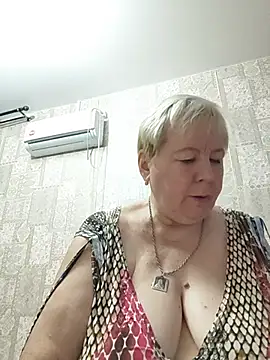 EffectFiona online show from July 11, 10:55 pm