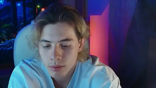 Snapshot of dimitri_tv chatting on November 3, 1:19 am dimitri tv online show from November 3, 1:19 am