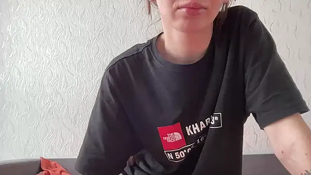 HoneyWiles online show from July 9, 1:15 pm