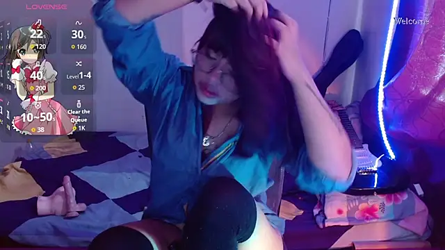 violetagrey  online show from November 10, 5:12 pm