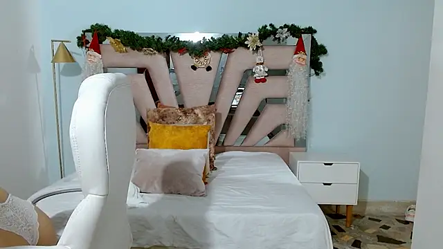 sophia hadid online show from December 18, 10:35 pm