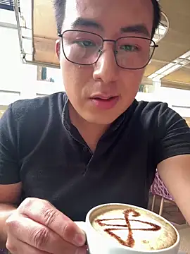 andrewmhilton  online show from November 5, 7:58 pm