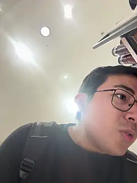 andrewmhilton  online show from March 18, 11:41 pm