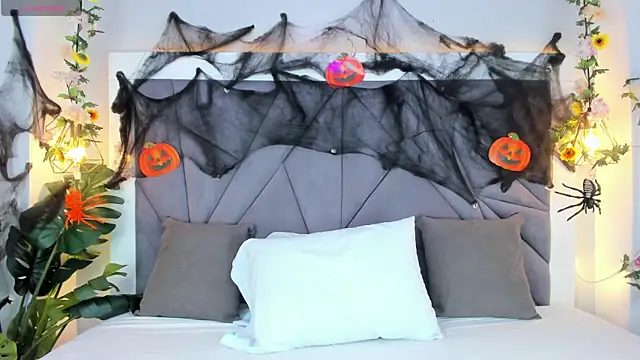 KiarhaTrixie online show from November 1, 3:08 am